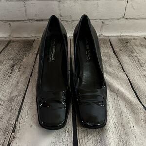 D22 Via Spiga Black Patent Leather Pumps 8.5 Elegant Designer Shoes Block Heels